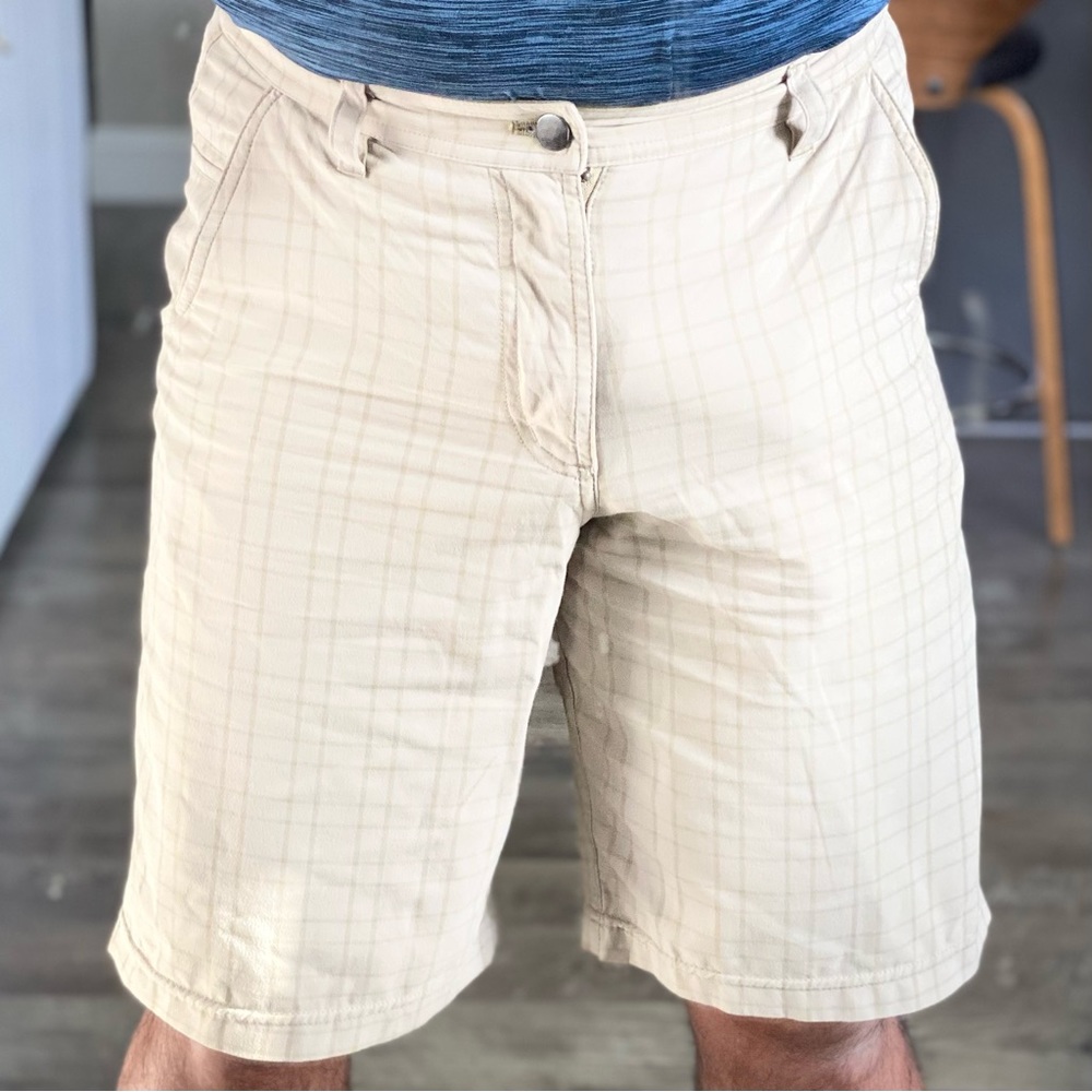 Lululemon Men's khaki Plaid Kahuna Golf Casual Shorts 10" Inseam sz 32